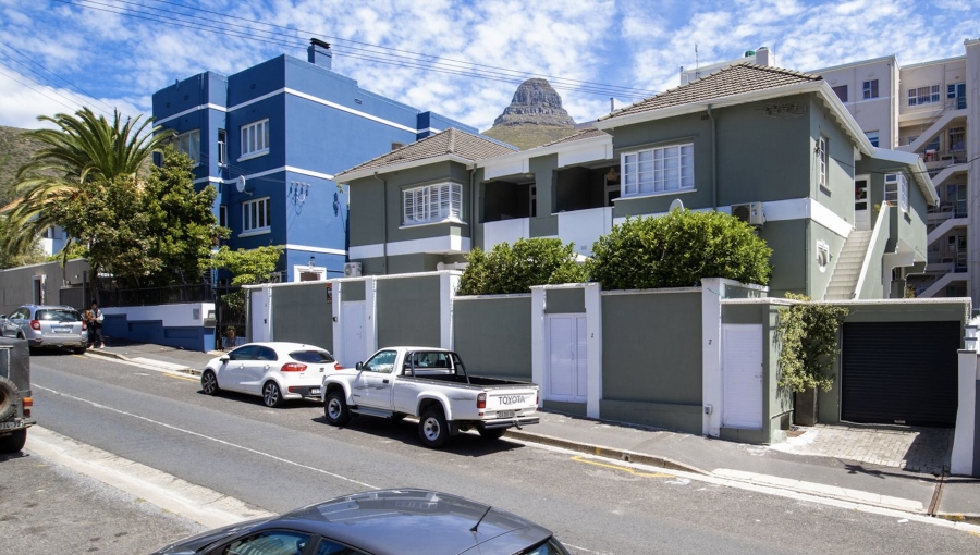 1 Bedroom Property for Sale in Sea Point Western Cape